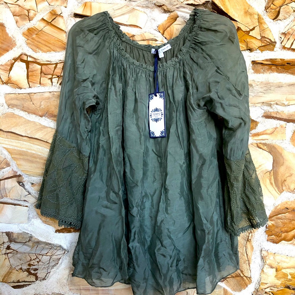 New with tags Women’s Dress Shirt